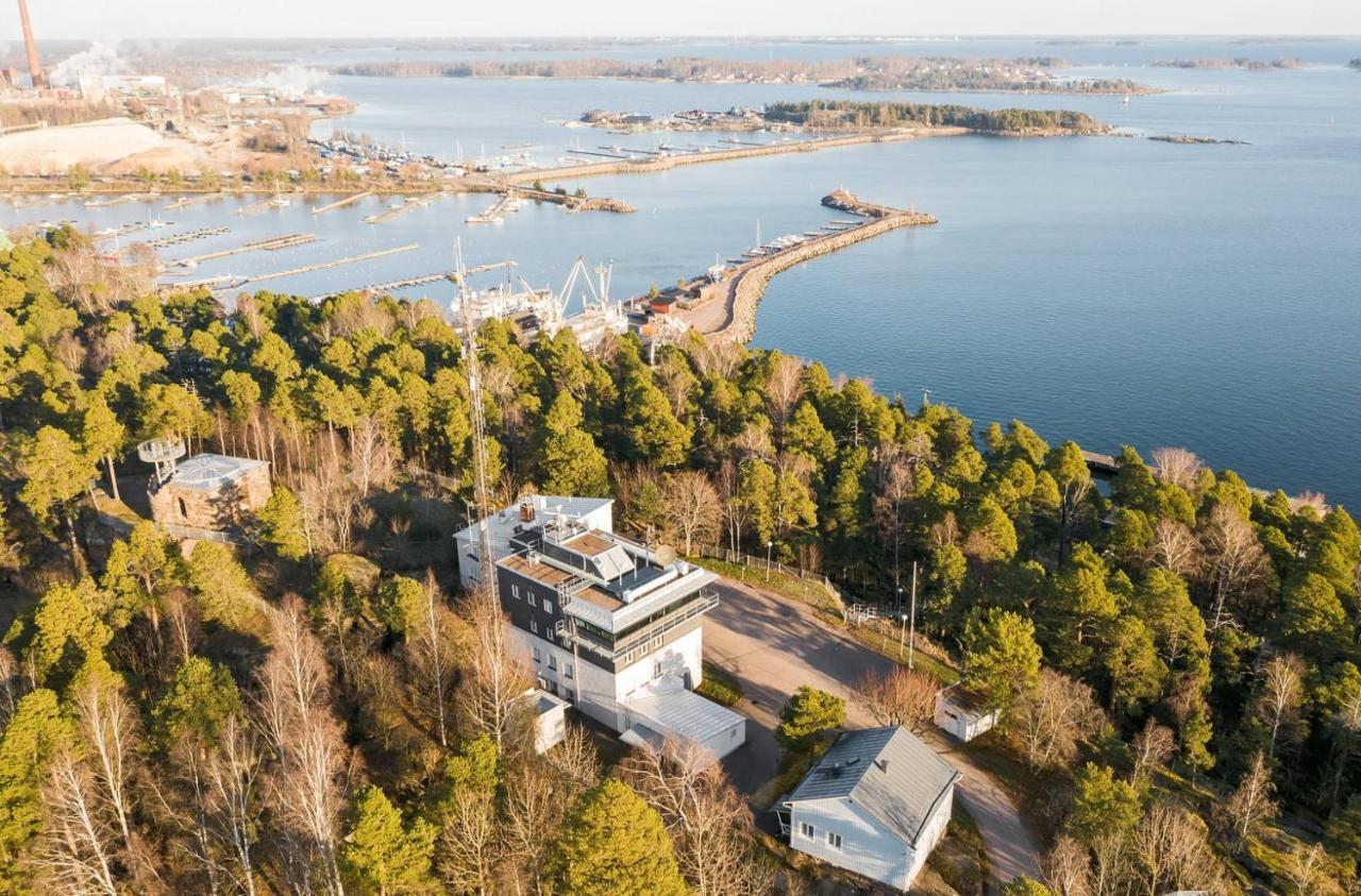 Gasthaus Vanha-Merivartioasema Kotka Exteriör bild