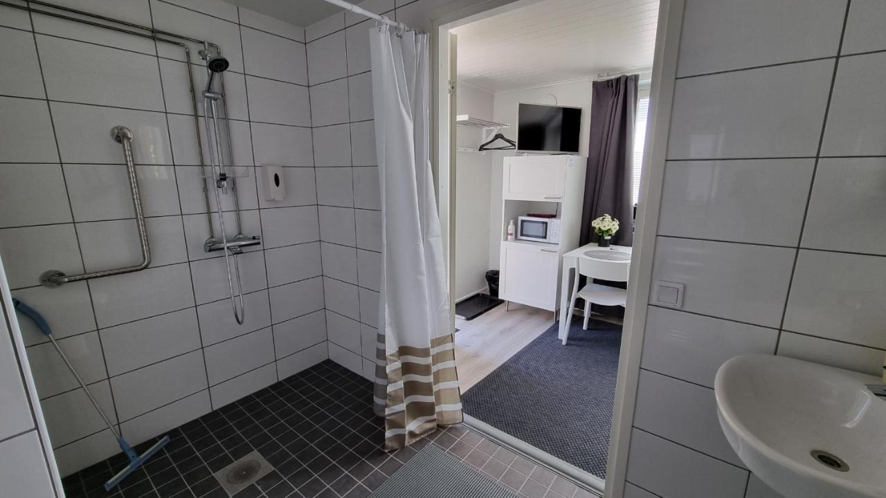 Gasthaus Vanha-Merivartioasema Kotka Exteriör bild